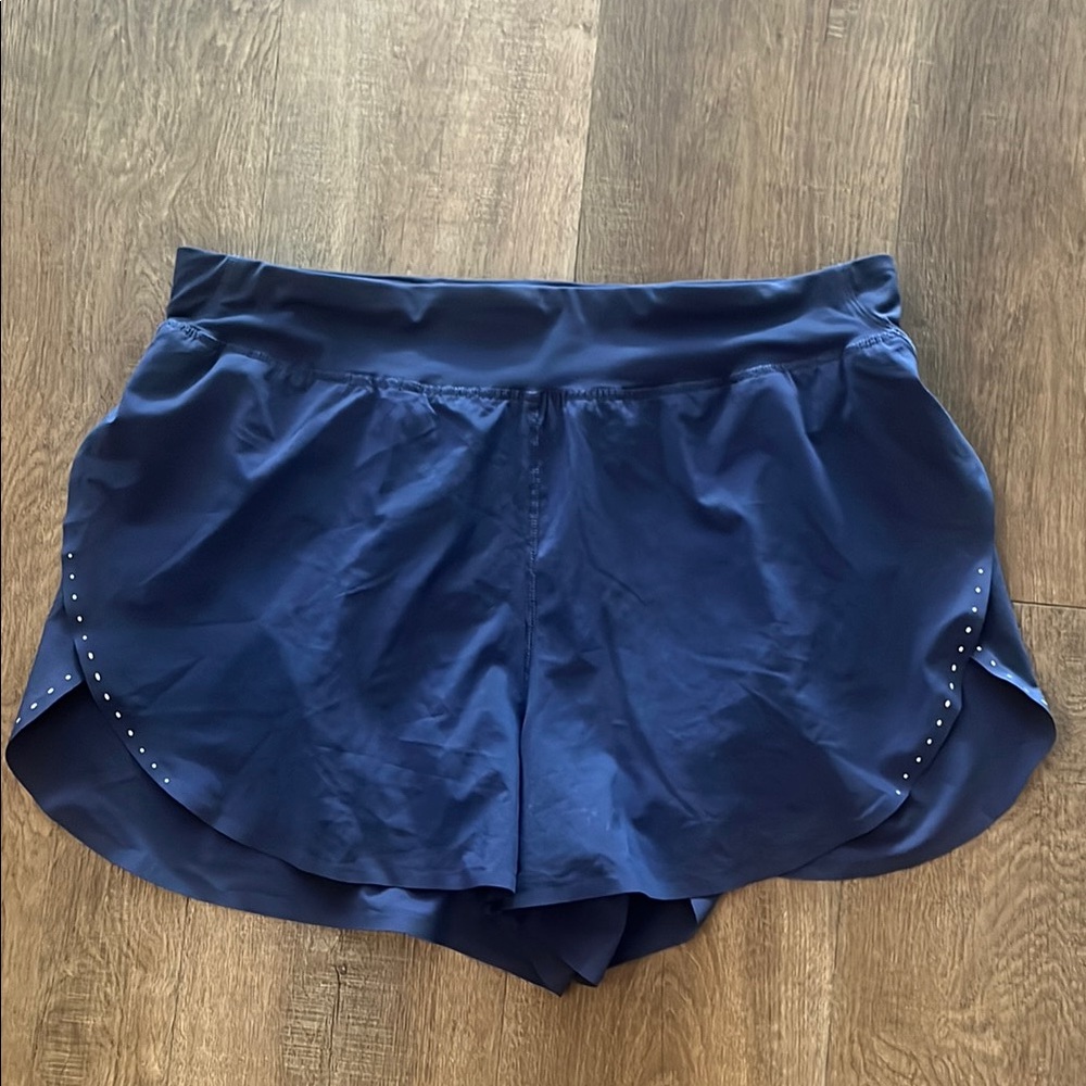 Navy women’s running shorts. Lululemon fast and free. Great condition.